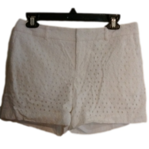 Banana Republic white/off white eyelet style dress shorts. Size 2. Spring!